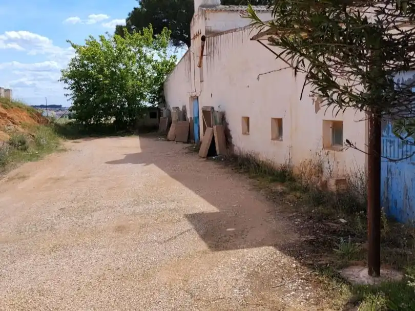 Außenansicht von Fabrik Grundstücke zum Verkauf in La Roda