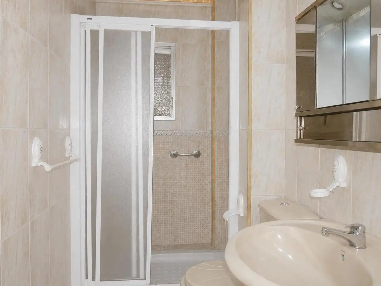 Baño de Planta baja en venta en San Juan de Aznalfarache con Trastero y Amueblado