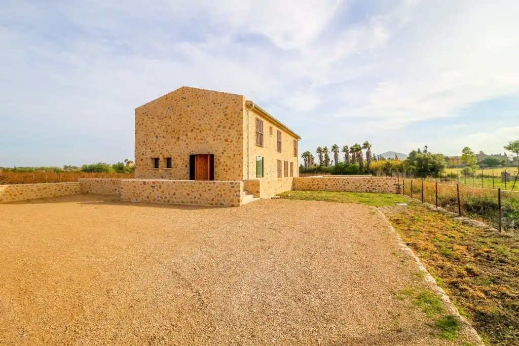 Vista exterior de Finca rústica en venda en Alcúdia amb Aire condicionat, Calefacció i Jardí privat
