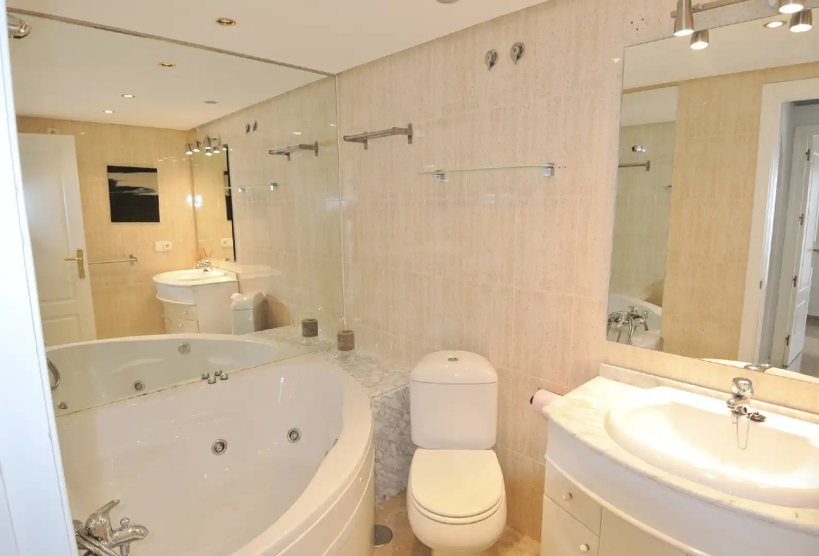 Apartament amb piscina en venda a Milla de Oro, imagen 9