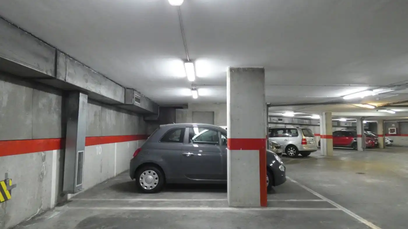 Garage for rent in Calle de Francesc de Borja Moll, 18, Plaça dels Patins