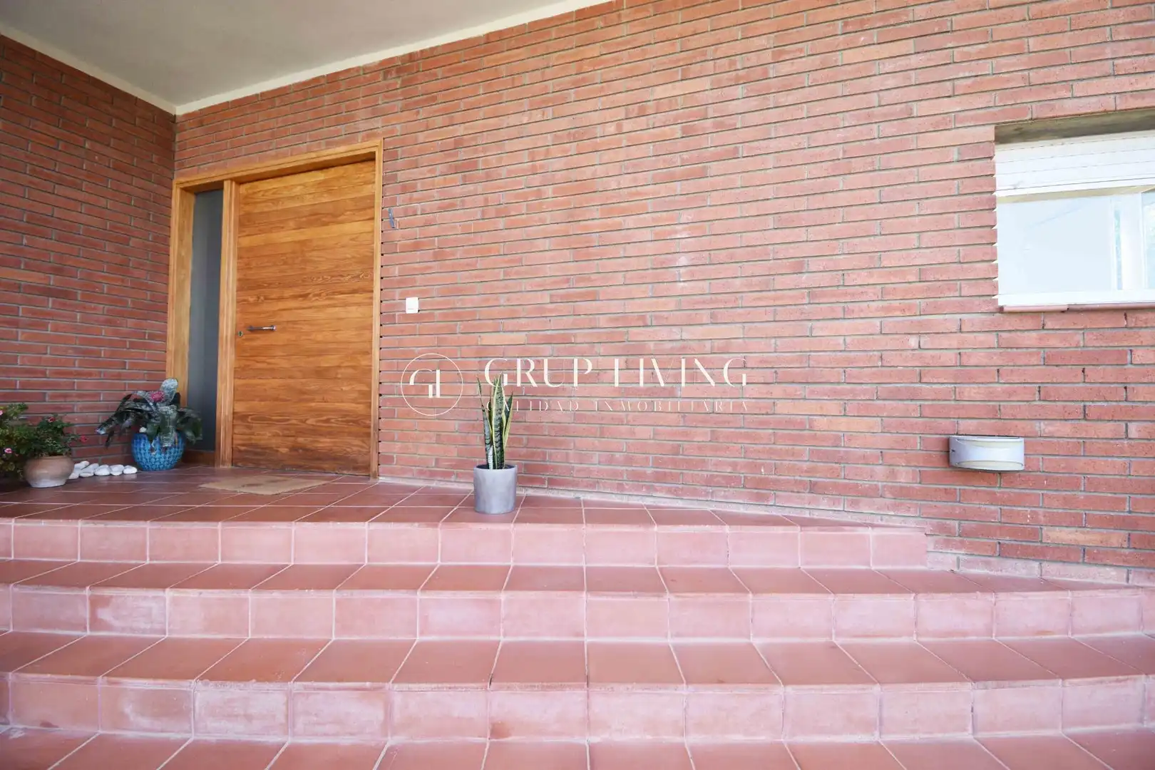Vista exterior de Casa o xalet en venda en Sitges amb Calefacció, Jardí privat i Parquet
