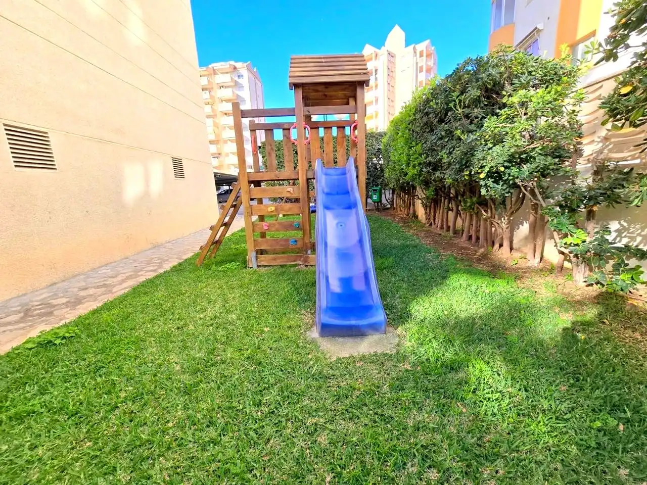 Jardí de Apartament de lloguer en Gandia amb Aire condicionat, Parquet i Terrassa