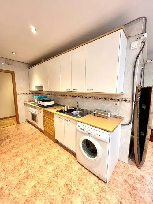 Kitchen of Flat for rent in Madrid  with Air Conditioner, Heating and Parquet flooring