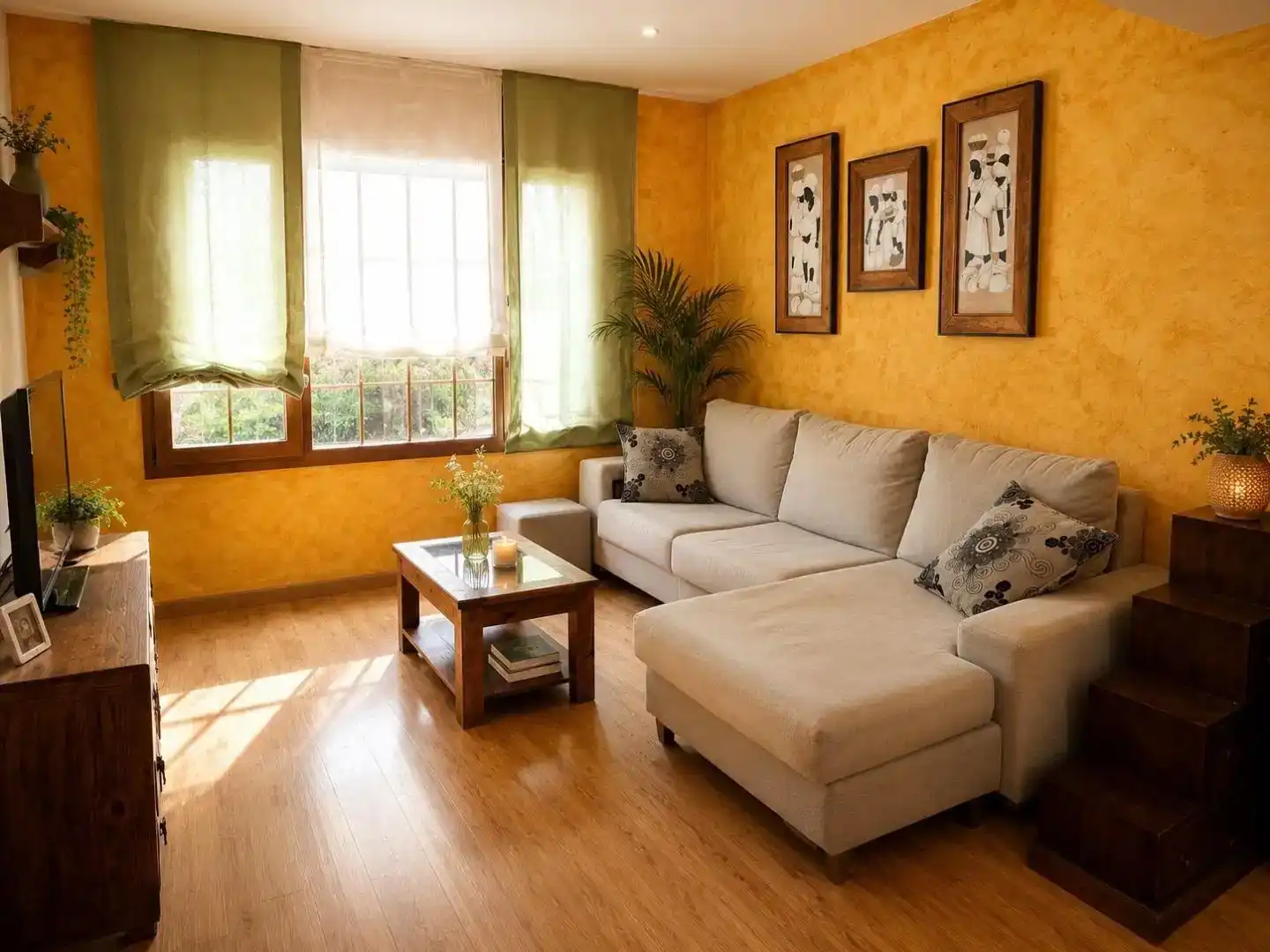 Sala d'estar de Dúplex en venda en Prades amb Parquet, Traster i Moblat