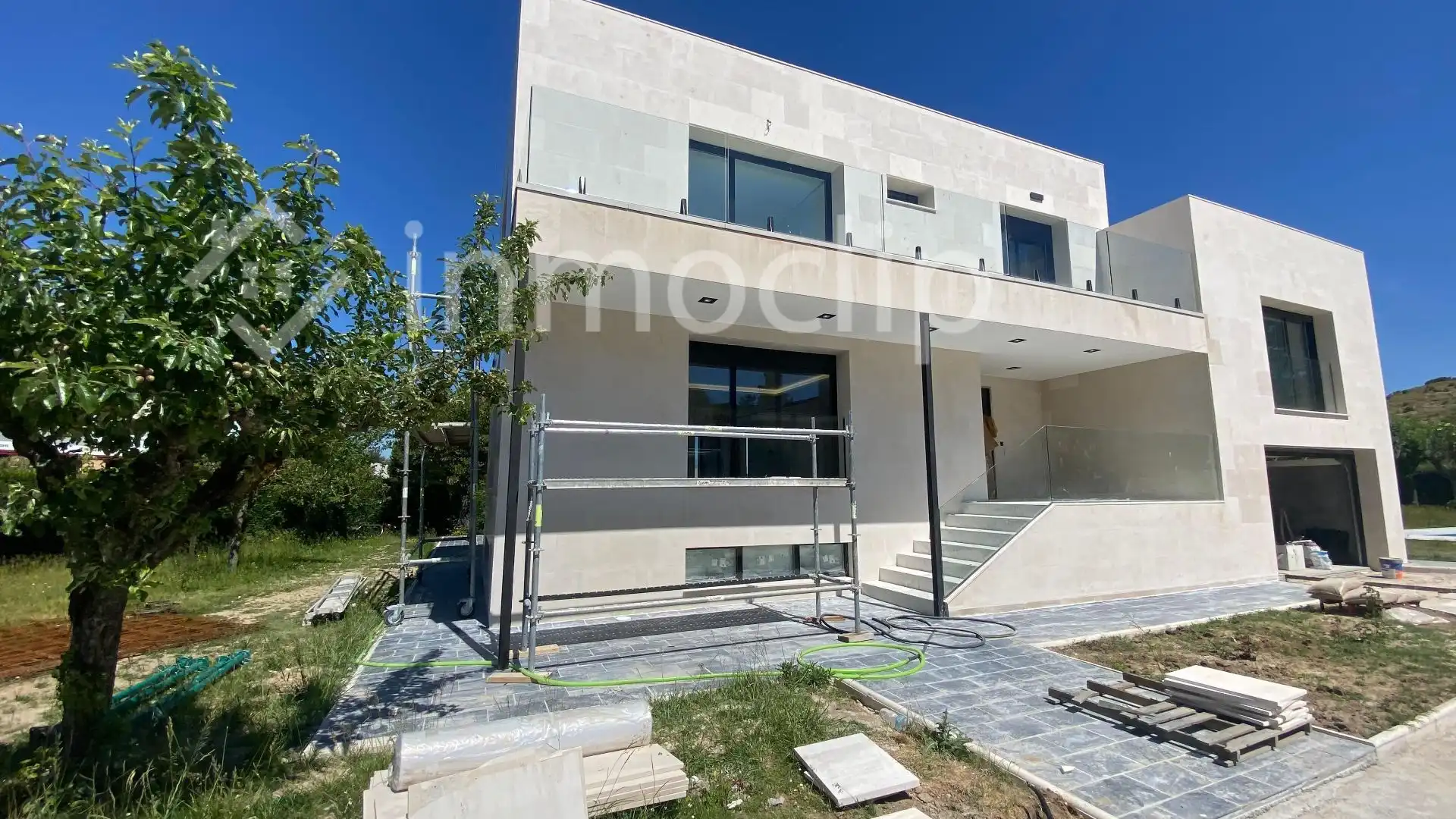 Vista exterior de Casa o xalet en venda en Villamayor amb Calefacció, Jardí privat i Terrassa