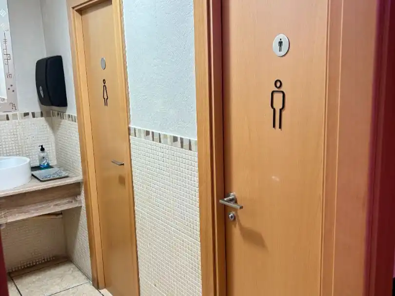 Bany de Local en traspas en Vilanova i la Geltrú amb Aire condicionat
