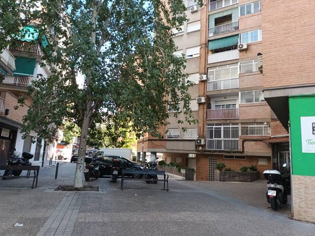 Garaje en Venta en Calle ALBUÑOL en Barrio de Zaidín