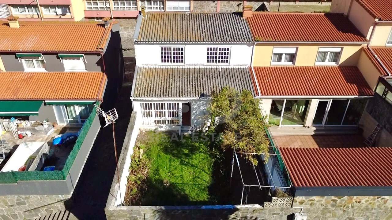 Vista exterior de Casa adosada en venda en A Coruña Capital  amb Calefacció