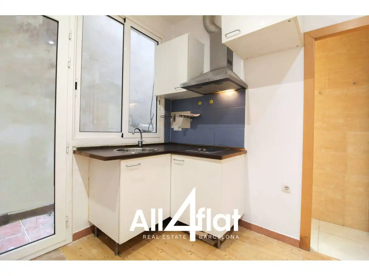 Küche von Wohnung zum Verkauf in L'Hospitalet de Llobregat mit Klimaanlage und Alarm