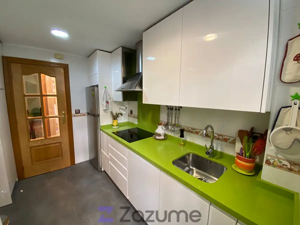Kitchen of Flat for rent in Salamanca  with Heating, Parquet flooring and Furnished
