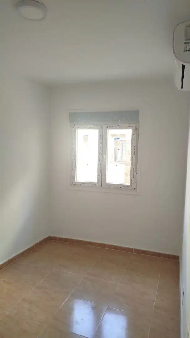Habitación de Piso de alquiler en Zarza de Tajo con Aire acondicionado, Horno y Lavadora