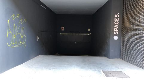 Foto 2 de Garaje de alquiler en Passatge de Mas de Roda, 6, El Poblenou, Barcelona Capital
