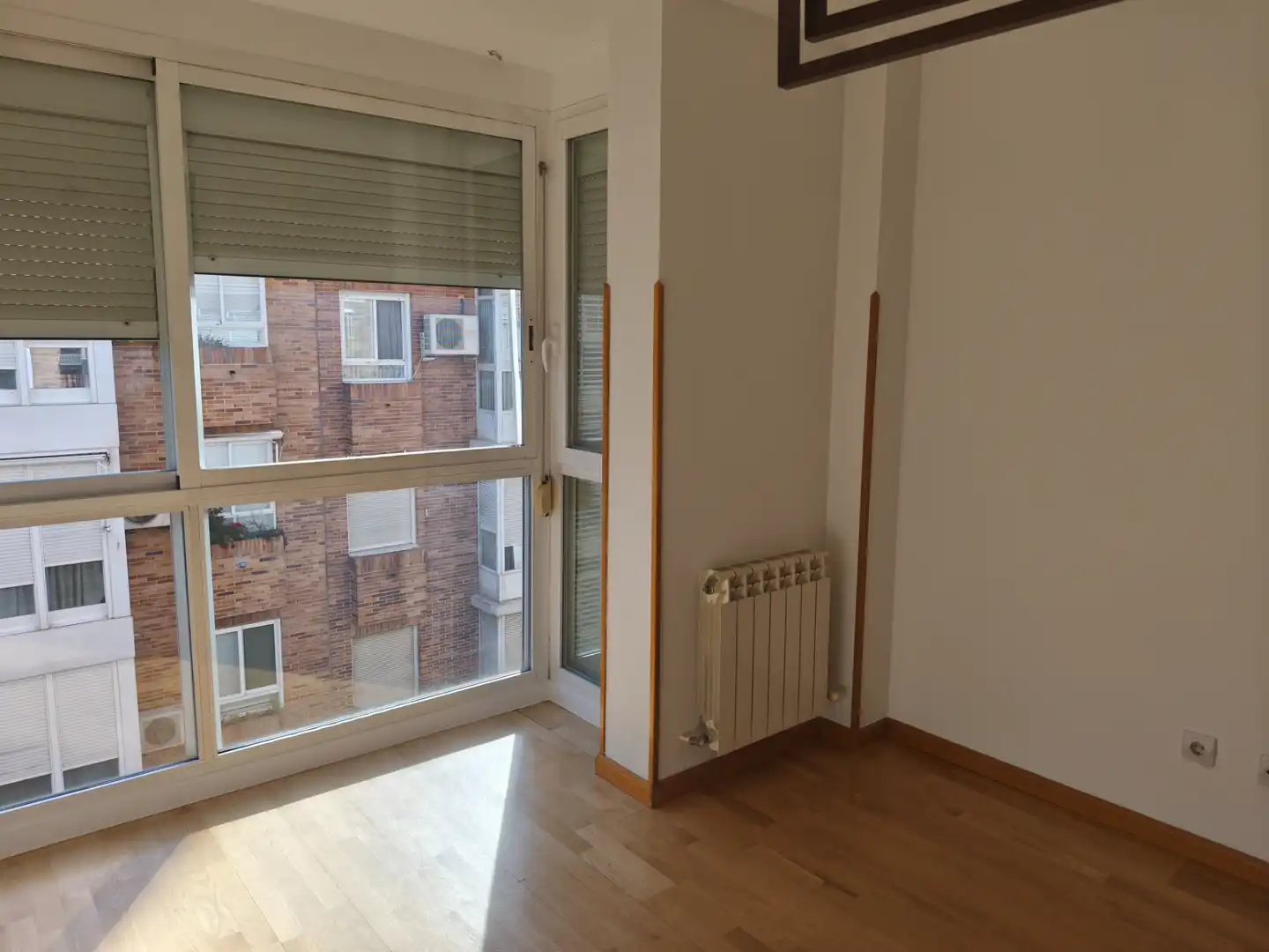 Bedroom of Flat for rent in Madrid  with Air Conditioner, Heating and Private garden