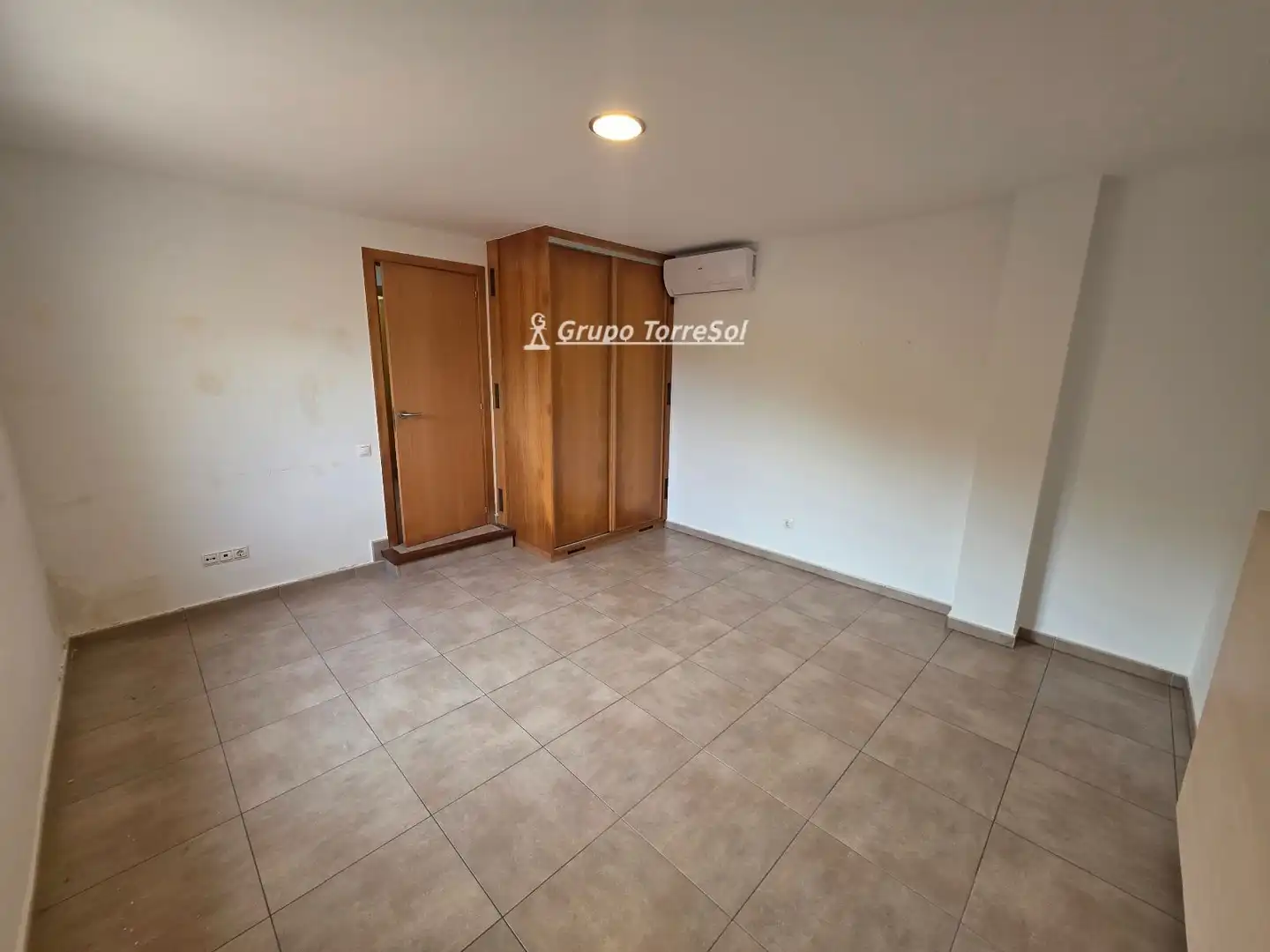 Casa aparellada amb jardí en venda a Figuera, imagen 12