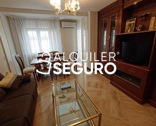 Sala d'estar de Pis de lloguer en  Zaragoza Capital amb Aire condicionat, Calefacció i Moblat