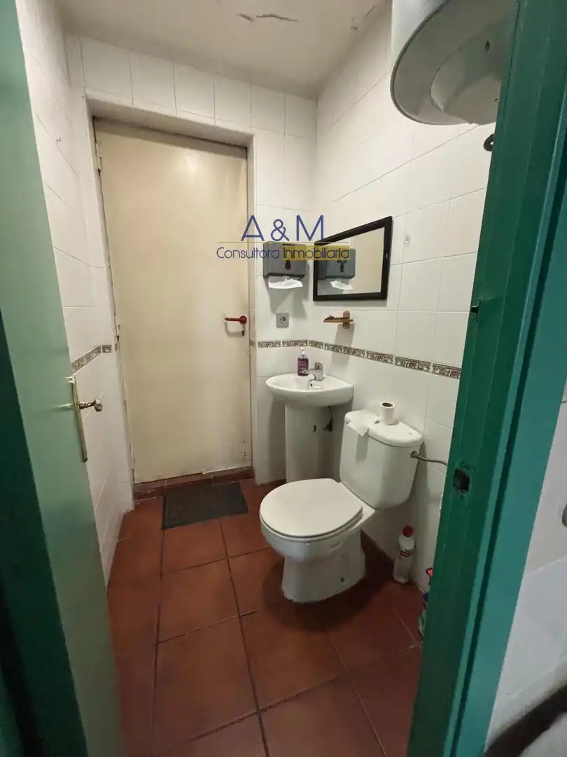Baño de Local de alquiler en Valladolid con Aire acondicionado