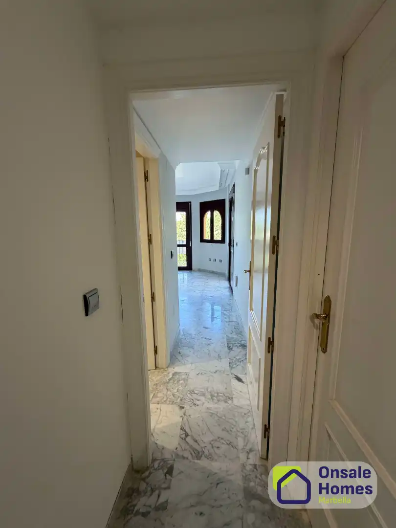 Casa adosada en venta en Marbella con Aire acondicionado, Jardín privado y Terraza