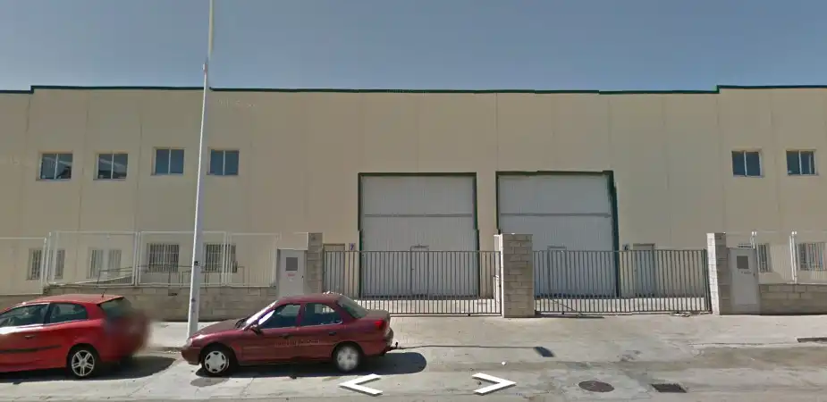 Vista exterior de Nau industrial de lloguer en Riba-roja de Túria amb Calefacció i Alarma