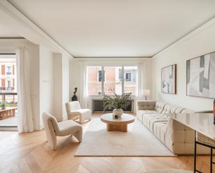 Living room of Flat for sale in  Madrid Capital  with Air Conditioner, Heating and Terrace
