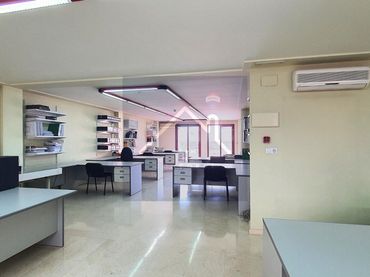 Oficina con ascensor en venta en Avenida AGUILERA