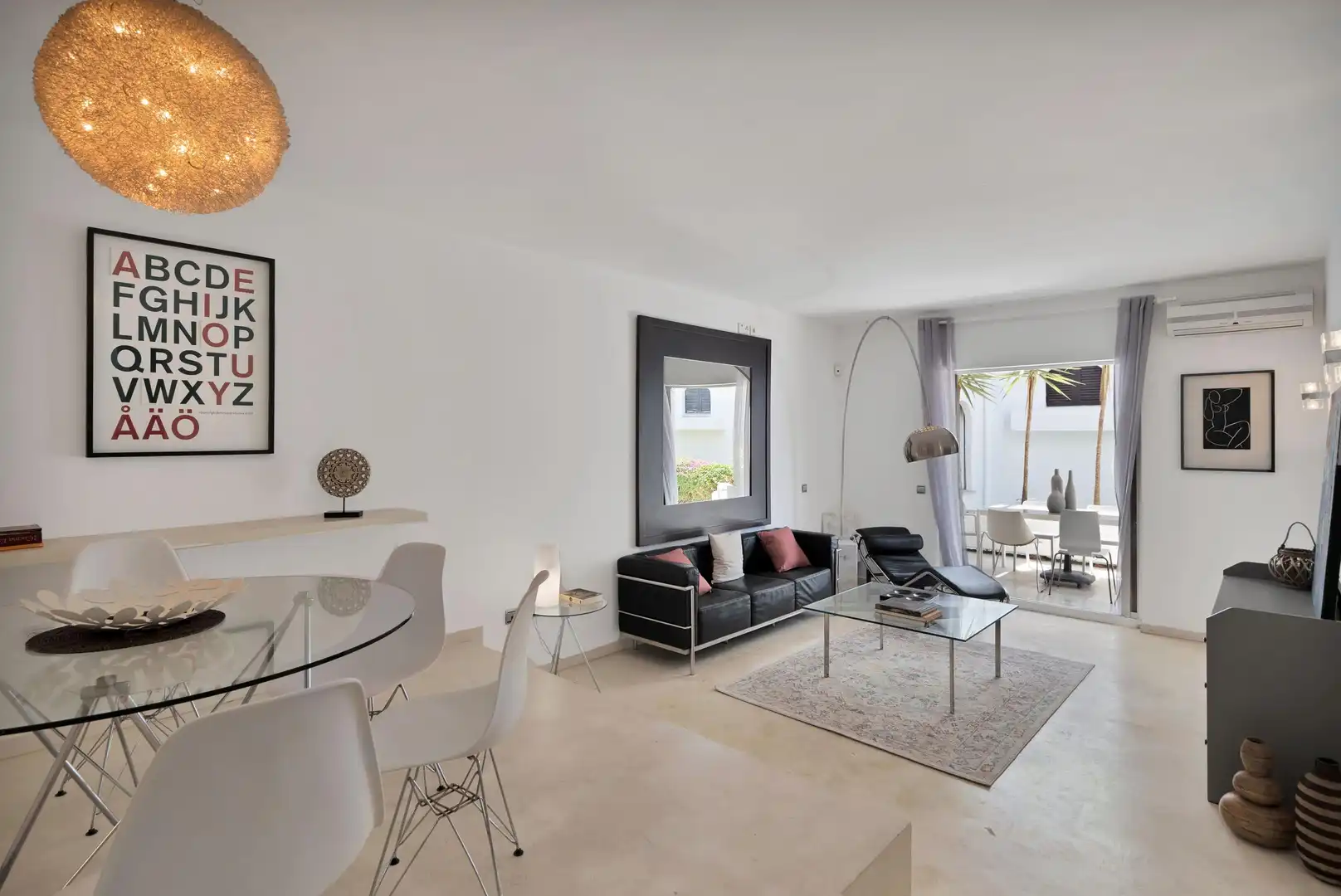 Sala d'estar de Dúplex de lloguer en Marbella amb Calefacció, Jardí privat i Moblat