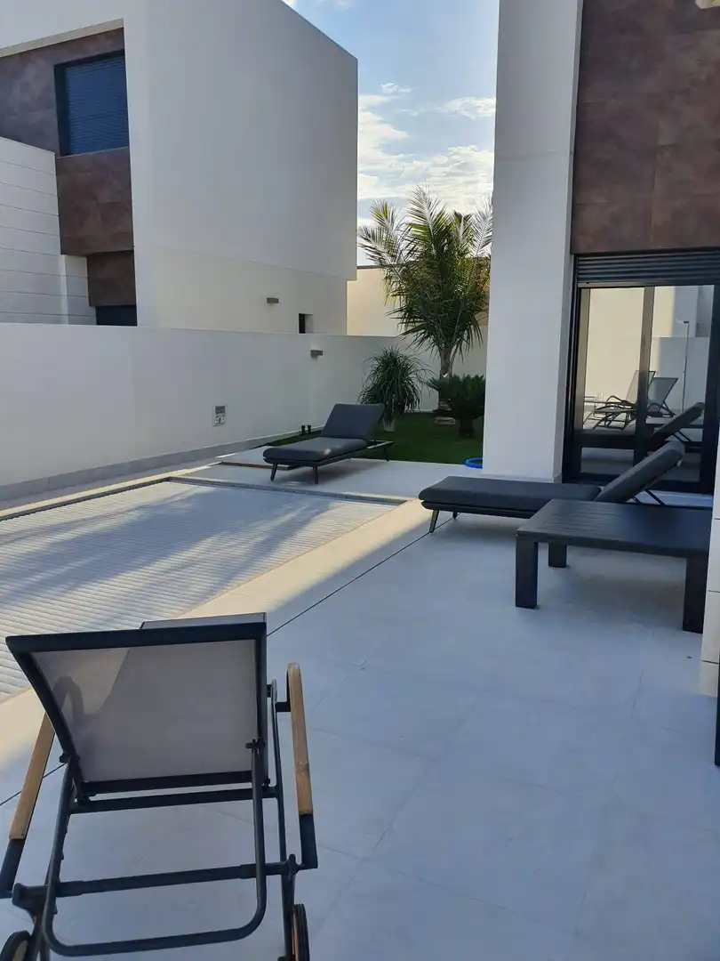 Terrassa de Casa o xalet en venda en Pilar de la Horadada amb Aire condicionat, Calefacció i Jardí privat