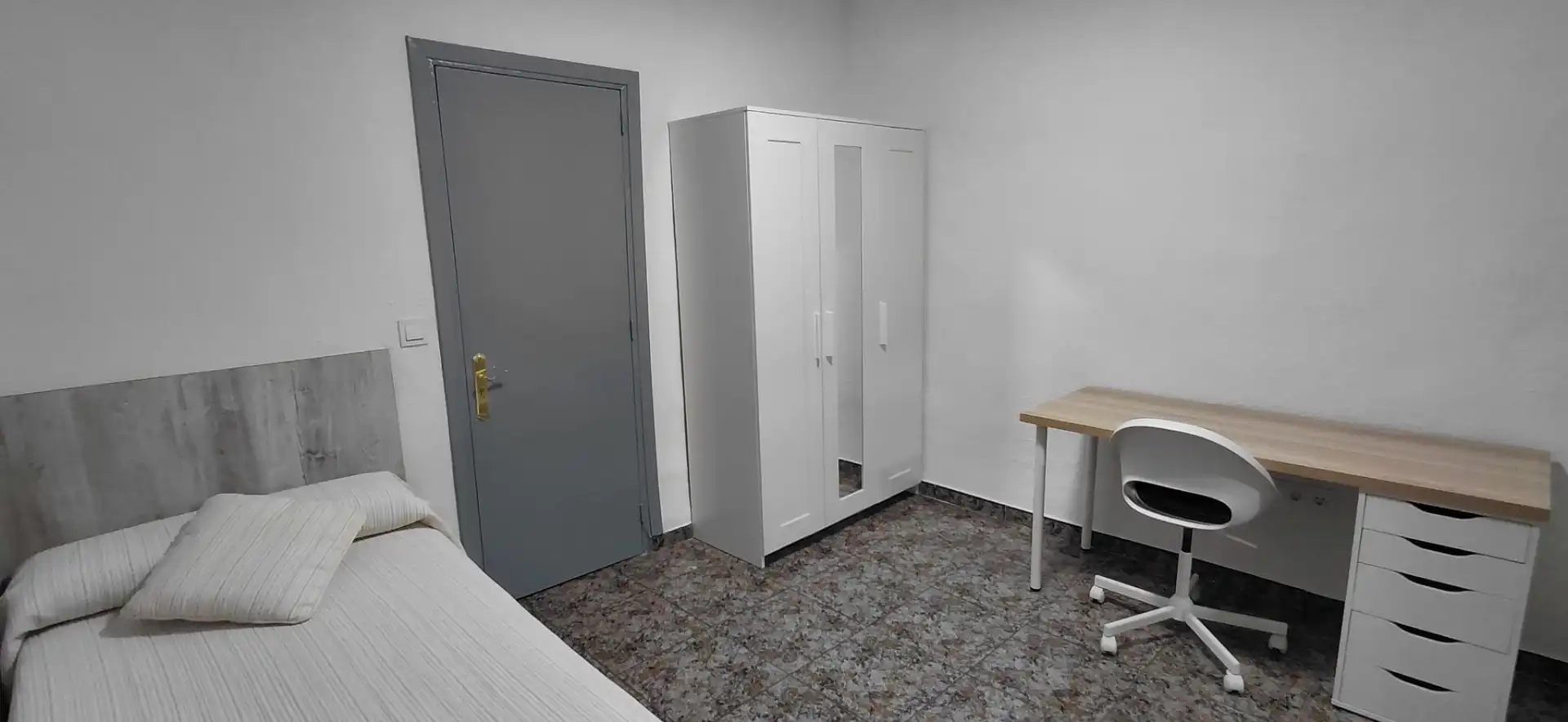 Bedroom of Flat for rent in Granada  with Furnished, Oven and Washing machine