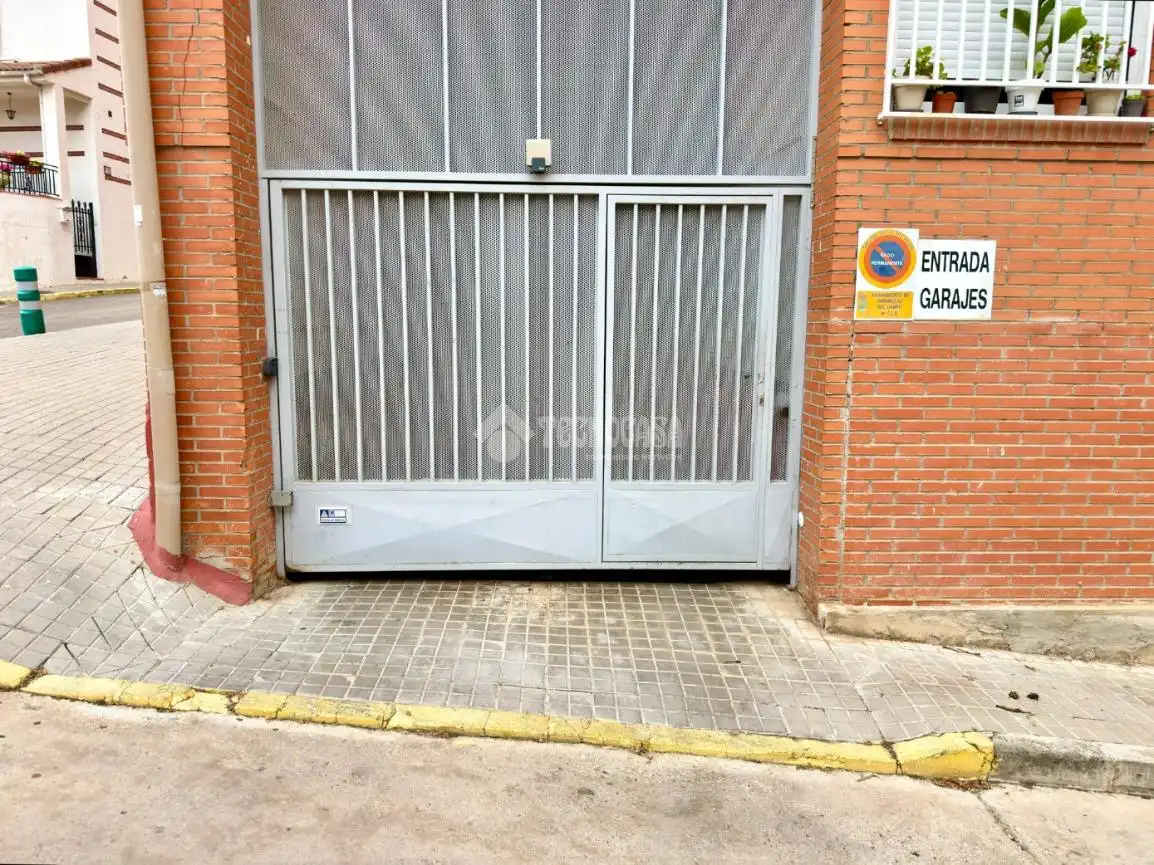 Aparcament de Garatge en venda en Cabanillas del Campo amb Alarma