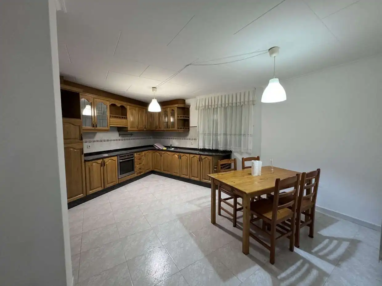 Cocina de Piso de alquiler en Carballo con Calefacción, Amueblado y Horno