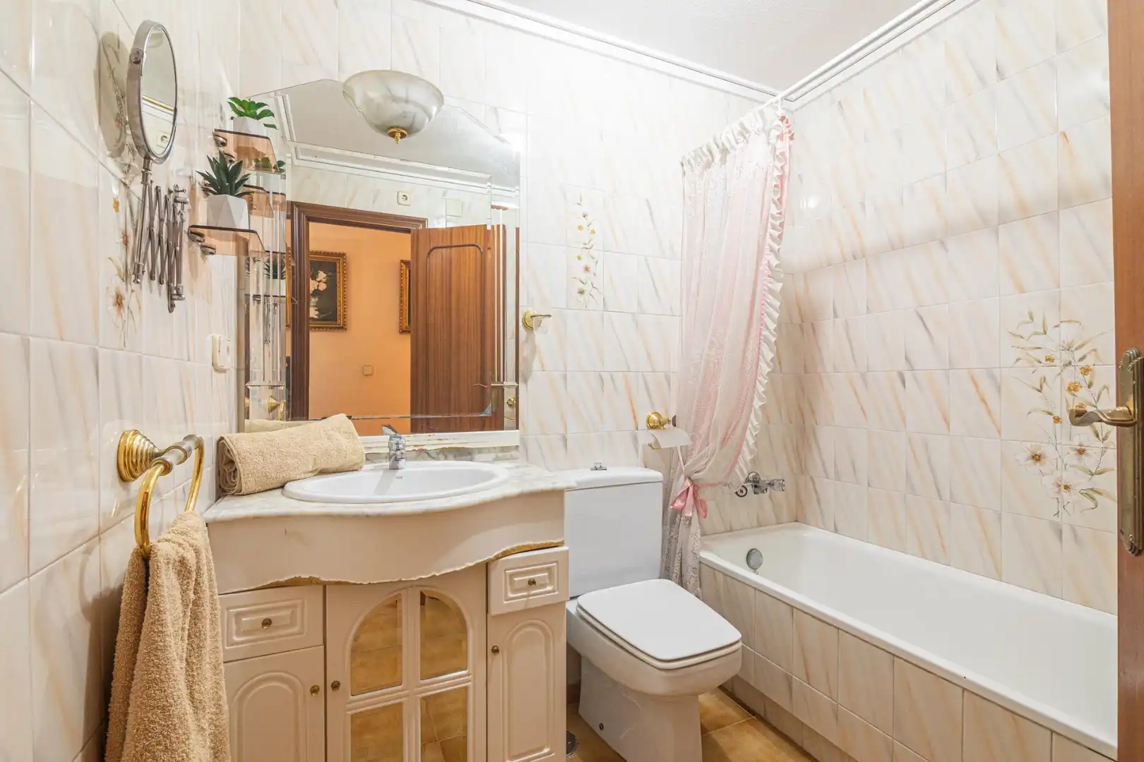 Baño de Piso en venta en Elche / Elx con Aire acondicionado, Calefacción y Balcón