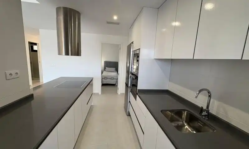 Cuina de Apartament en venda en Orihuela amb Jardí privat, Piscina i Moblat