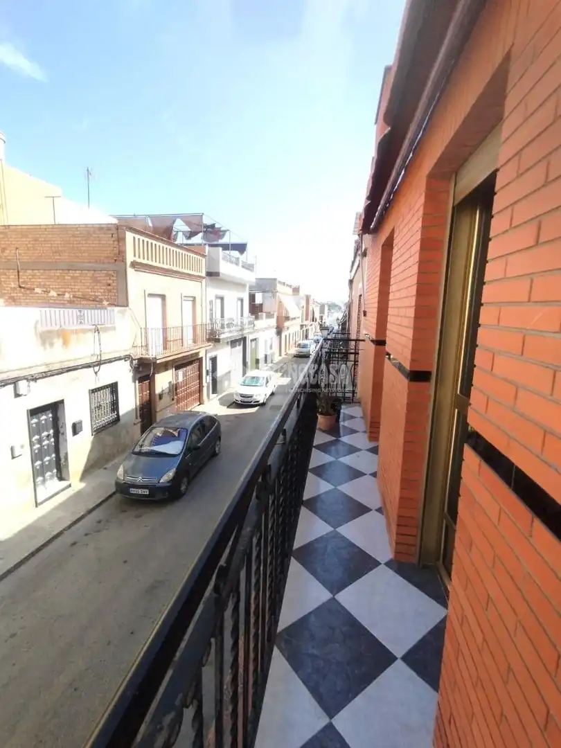 Piso con terraza en venta en Coria del Río, imagen 3