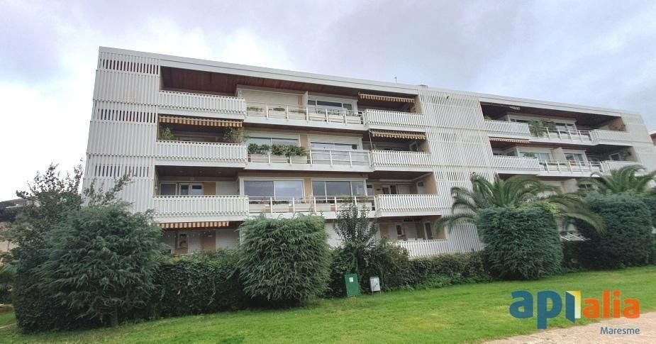 Vista exterior de Pis en venda en Cabrils amb Calefacció, Jardí privat i Terrassa