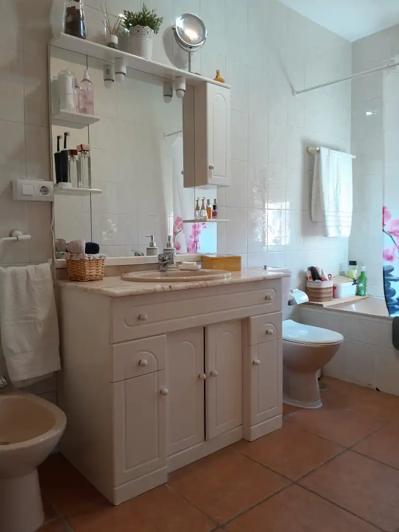 Baño de Casa o chalet en venta en Cobisa con Calefacción, Jardín privado y Amueblado