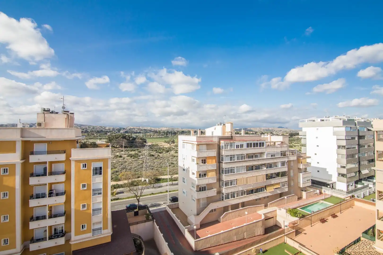 Außenansicht von Dachboden zum Verkauf in Elche / Elx mit Klimaanlage, Heizung und Terrasse