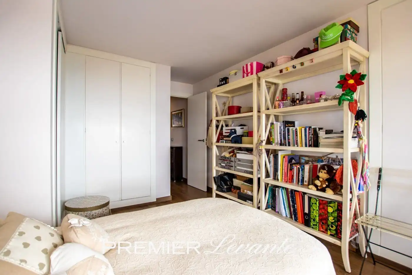 Habitación de Piso en venta en Alicante / Alacant con Aire acondicionado, Calefacción y Jardín privado
