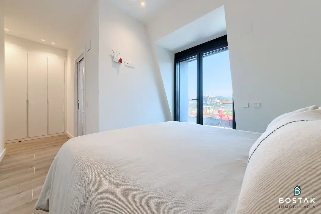 Habitación de Ático de alquiler en Bilbao  con Calefacción, Terraza y Balcón
