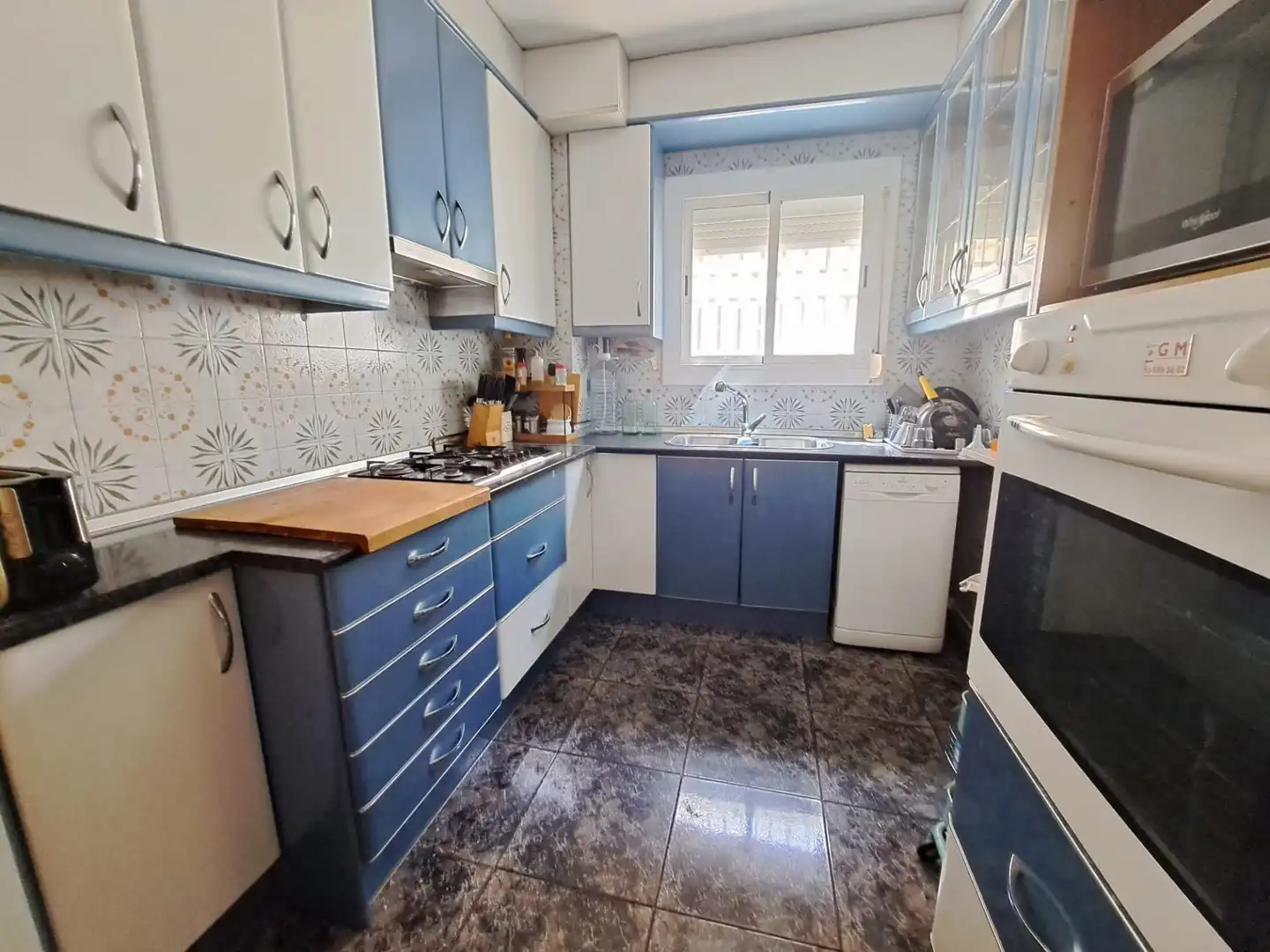 Cuina de Casa o xalet en venda en Rubí amb Calefacció, Terrassa i Traster