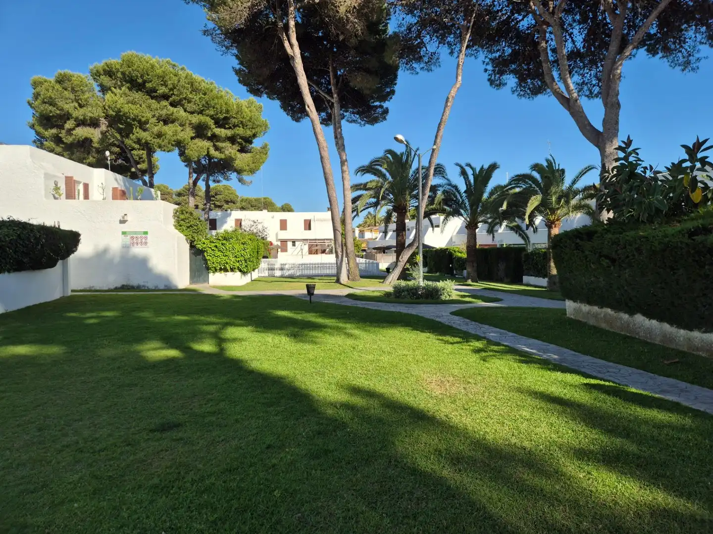 Jardí de Casa adosada en venda en El Puerto de Santa María amb Aire condicionat, Terrassa i Piscina comunitària