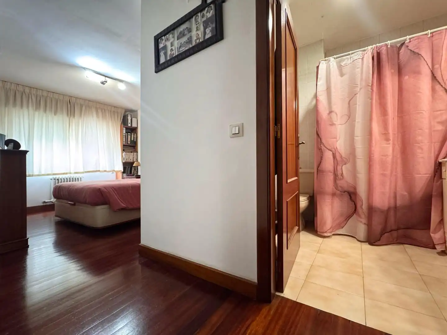 Habitación de Piso en venta en Pontevedra Capital  con Calefacción y Trastero