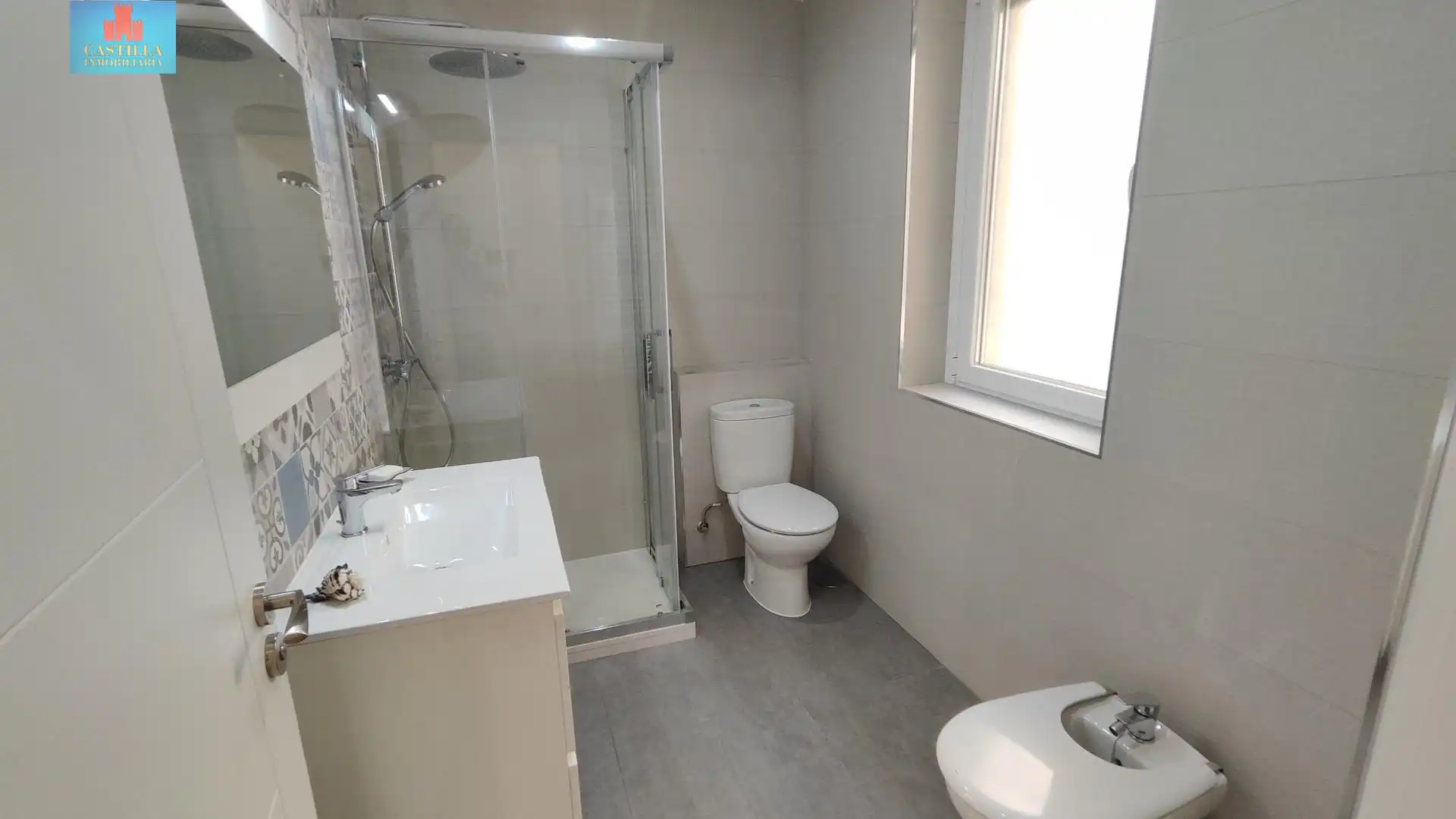 Baño de Piso en venta en Ávila con Calefacción, Jardín privado y Terraza