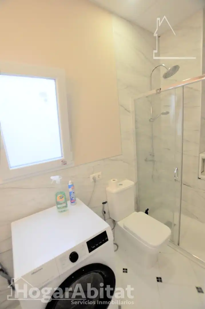Baño de Piso en venta en Valencia con Aire acondicionado, Calefacción y Amueblado