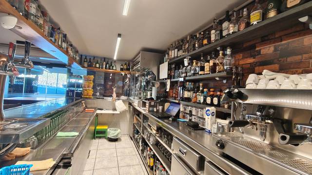 Local comercial en Venta en Calle ronda de la creu de pedra 25, 25 en Vista Alegre