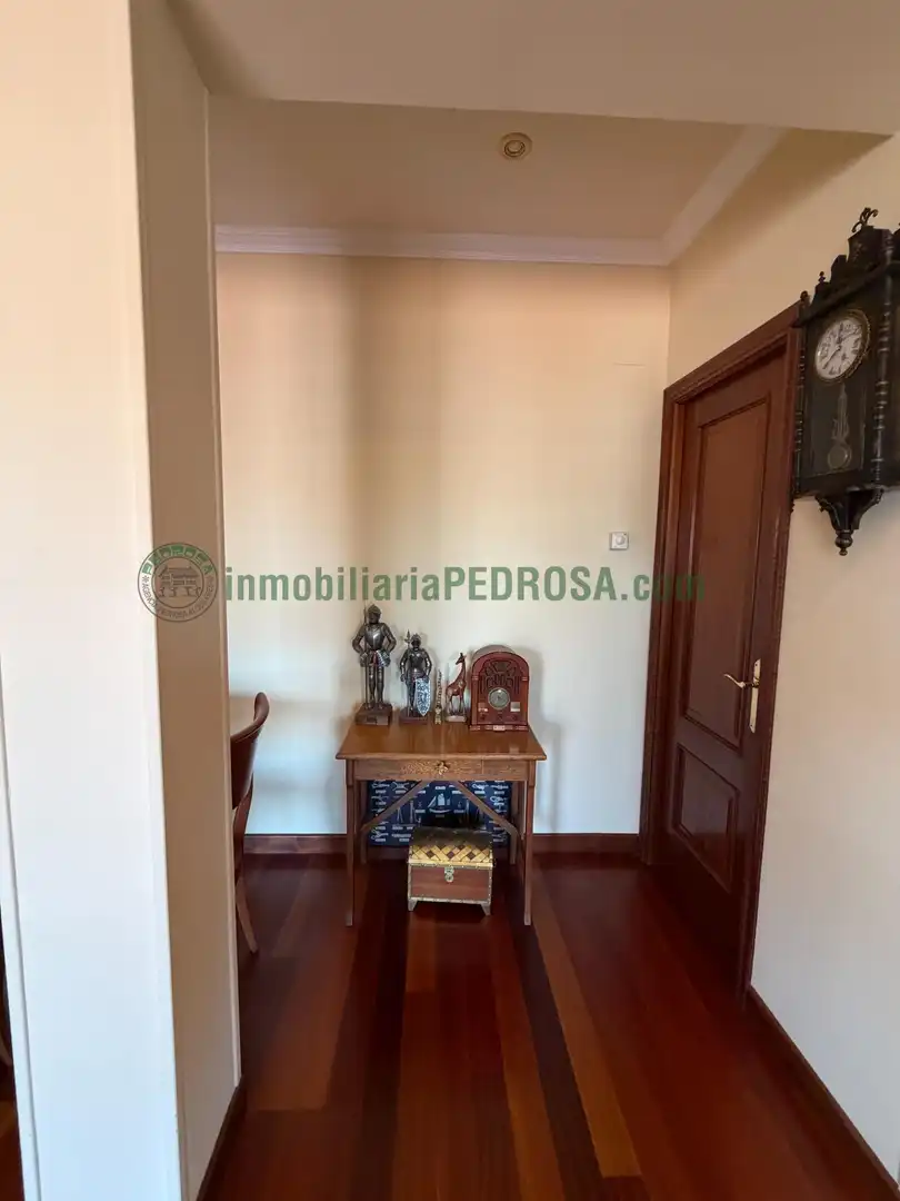 Apartamento en venta en JOAQUIN COSTA, Zona de Plaza de Barcelos