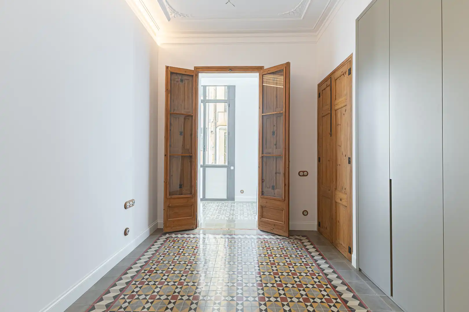 Wohnung zum Verkauf in Barcelona mit Klimaanlage, Heizung und Balkon