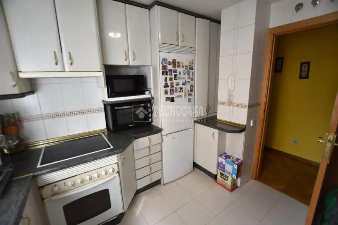 Cuina de Pis en venda en Getafe amb Calefacció, Parquet i Terrassa