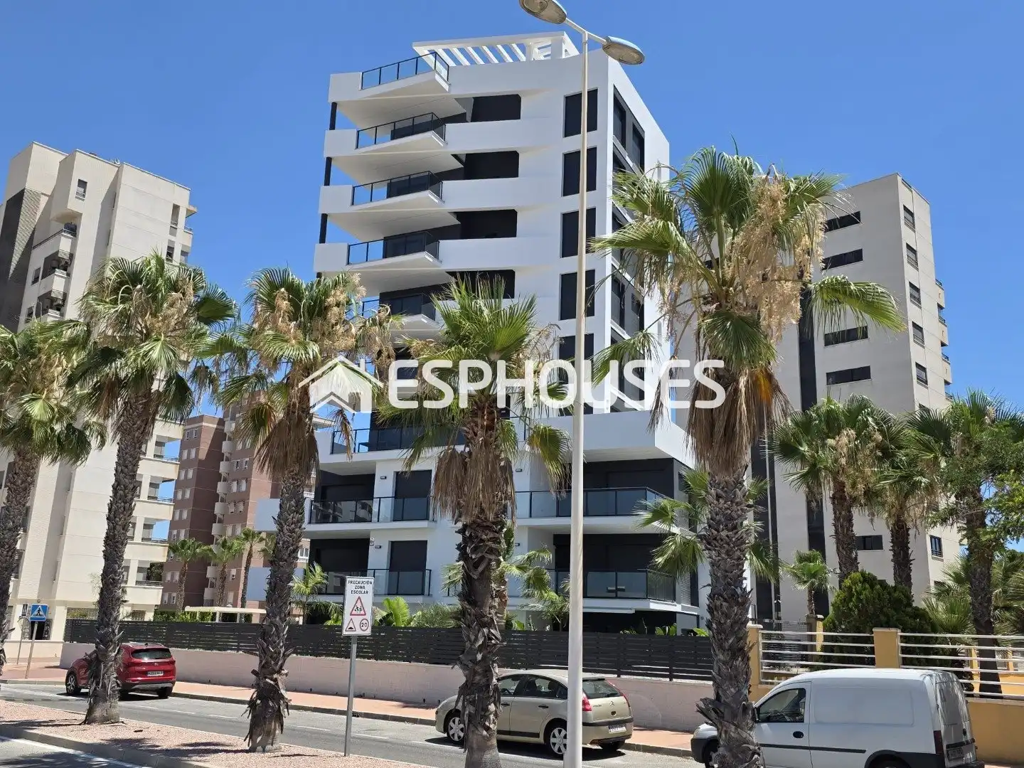 Apartment with terrace for sale in Puerto Deportivo