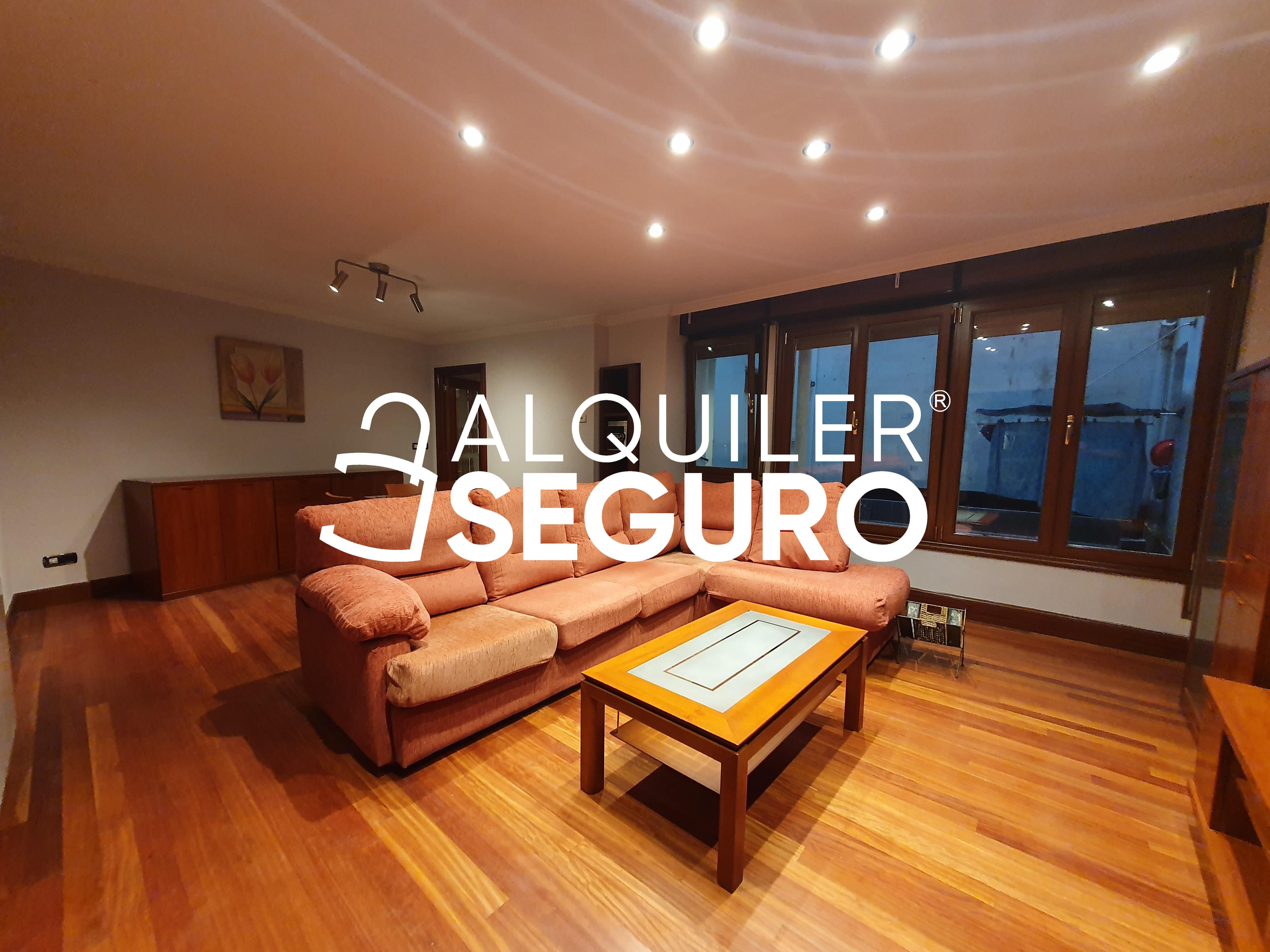 Sala de estar de Piso de alquiler en Bilbao  con Calefacción y Amueblado