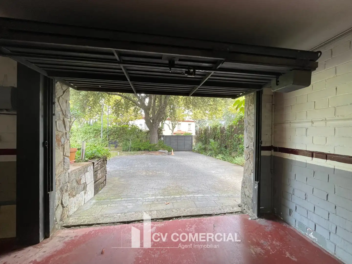 Aparcament de Casa o xalet en venda en Sant Cugat del Vallès amb Aire condicionat, Calefacció i Jardí privat